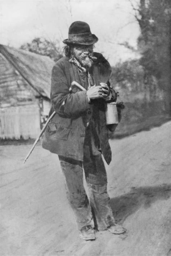 24 Vintage Photos Of Hobo Life In America
