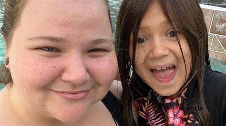 ’90 Day Fiancé’ Star Nicole Nafziger Flaunts Her Weight Loss While Enjoying a ‘Pool Day’ With Daughter May