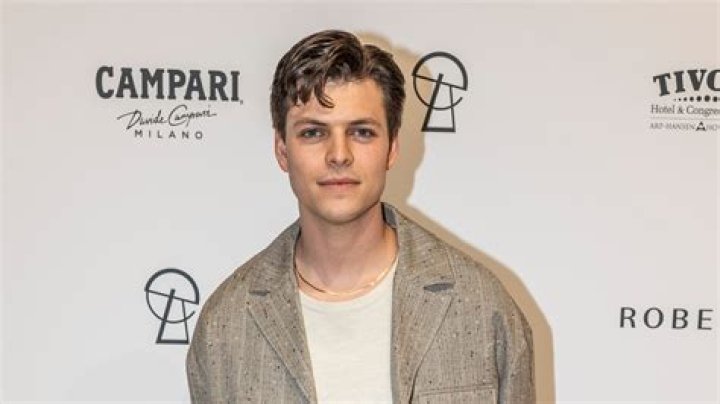 Alex Høgh Andersen – Celebsgraphy