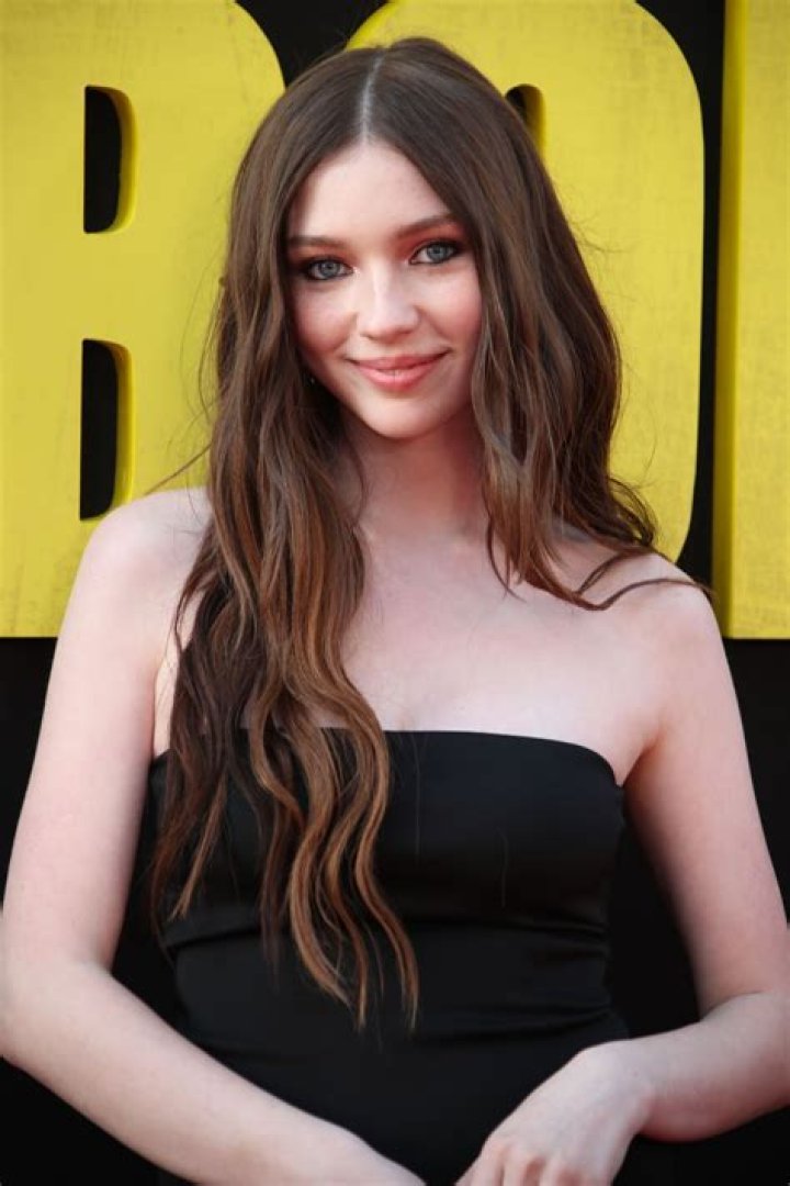 Alexa Swinton