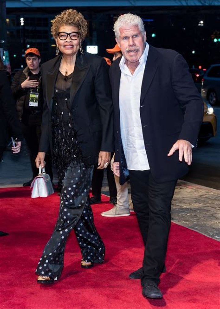 Allison Dunbar Wiki (Ron Perlman's Wife) Bio, Age, Net worth, Husband, Parents, Kids, Height & More