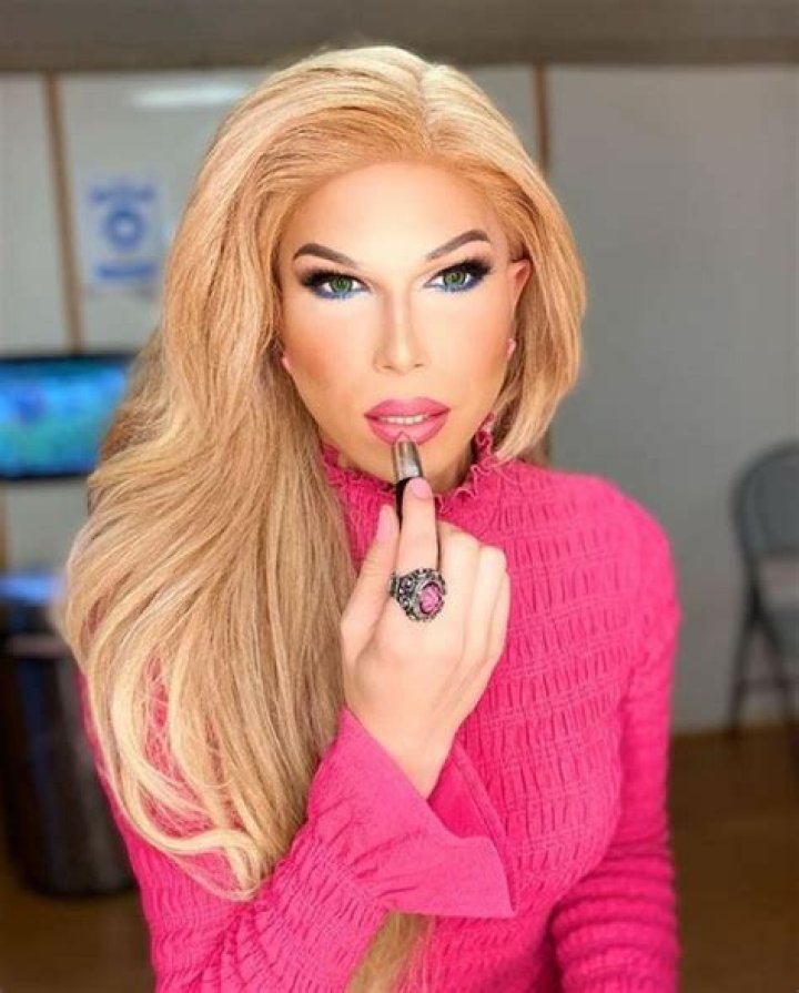 Alyssa Hunter [Drag Queen] Wiki, Age, Biography, Parents, Family, Birthday, Boyfriend, Height & More
