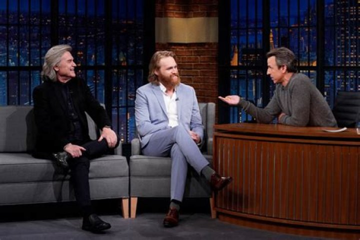 Can Kurt Russell really sing? (Celebrity Interview)