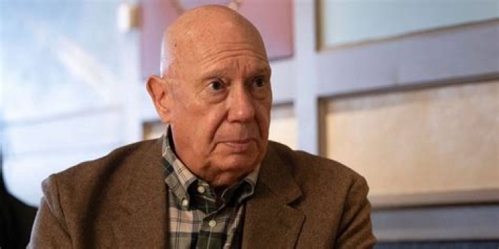 Dann Florek