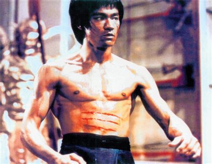 How tall is Bruce Lee