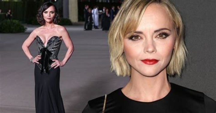 How tall is Christina Ricci