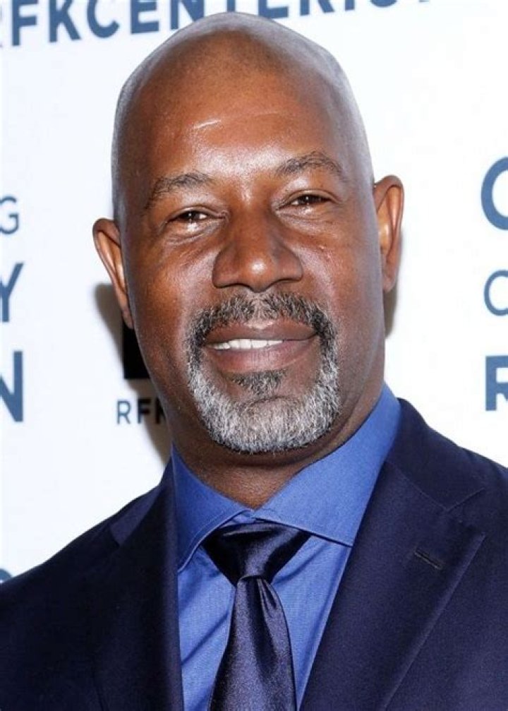 How tall is Dennis Haysbert