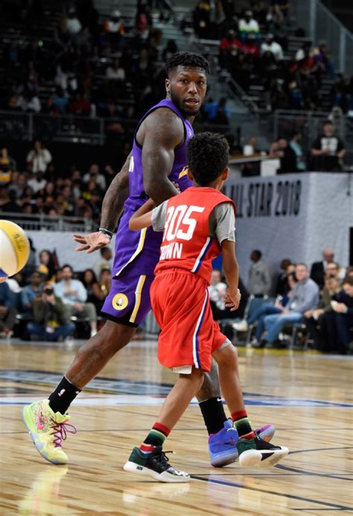 How tall is Nate Robinson