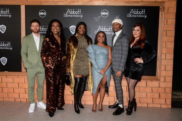 How tall is Quinta Brunson