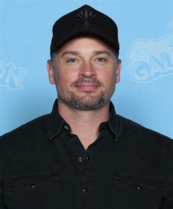 How tall is Tom Welling - Page 14