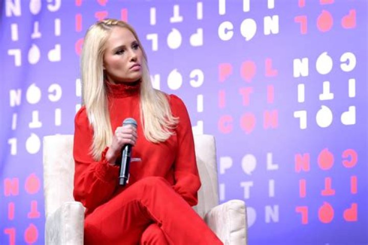 How tall is Tomi Lahren