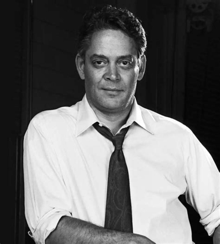 How tall was Raul Julia