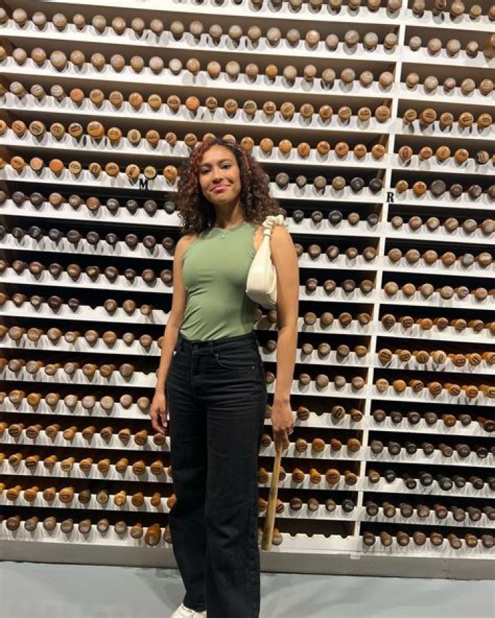 Kara Royster – Celebsgraphy
