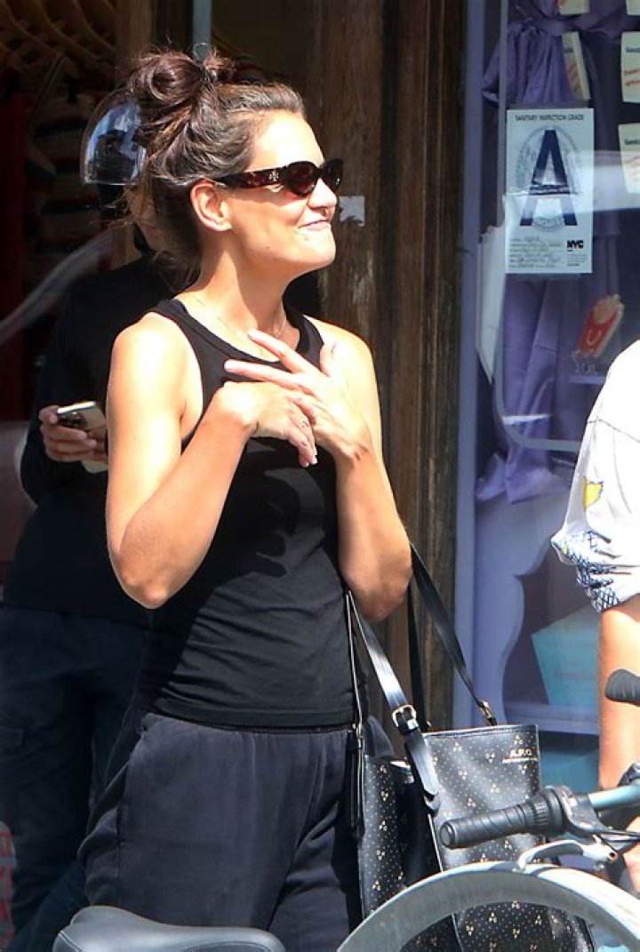 Katie Holmes – Celebsgraphy
