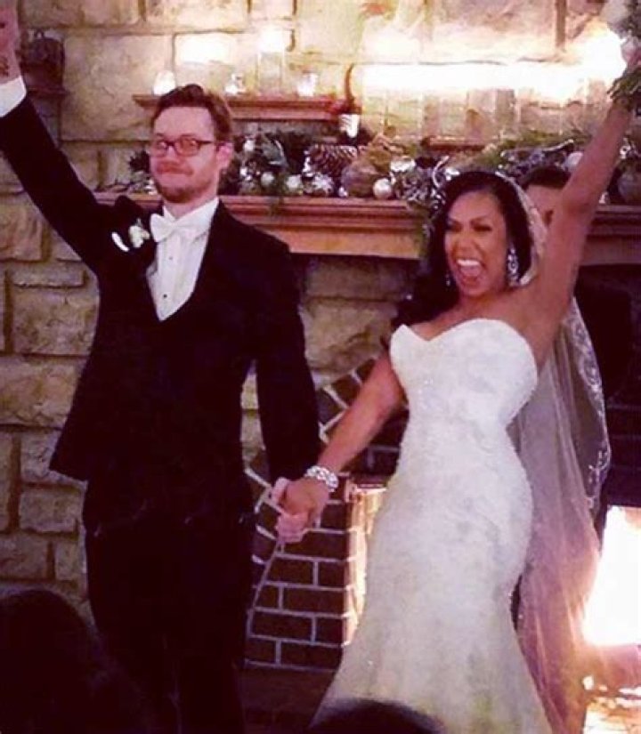 Kiely Williams Net Worth, Meet her husband Brandon Cox. 2022