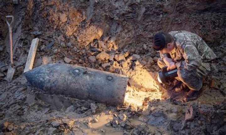 Man Finds Unexploded 500-Pound WWII Bomb, Takes It Home