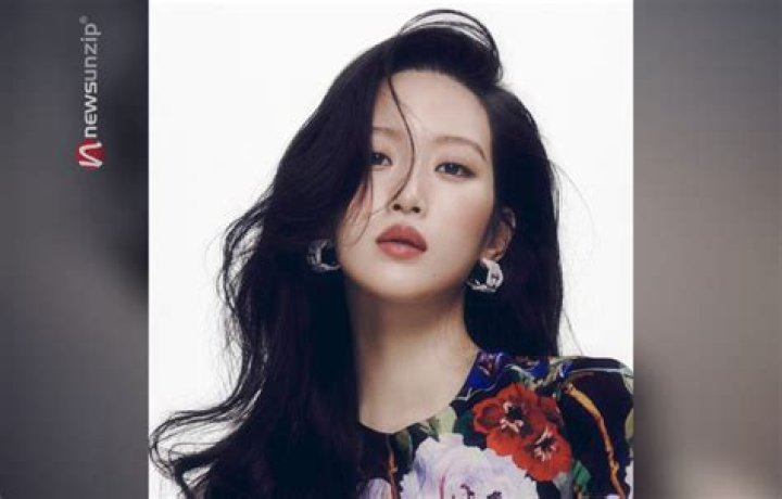 Moon Ga Young Height, Weight, Age, Boyfriend, Family, Biography & More