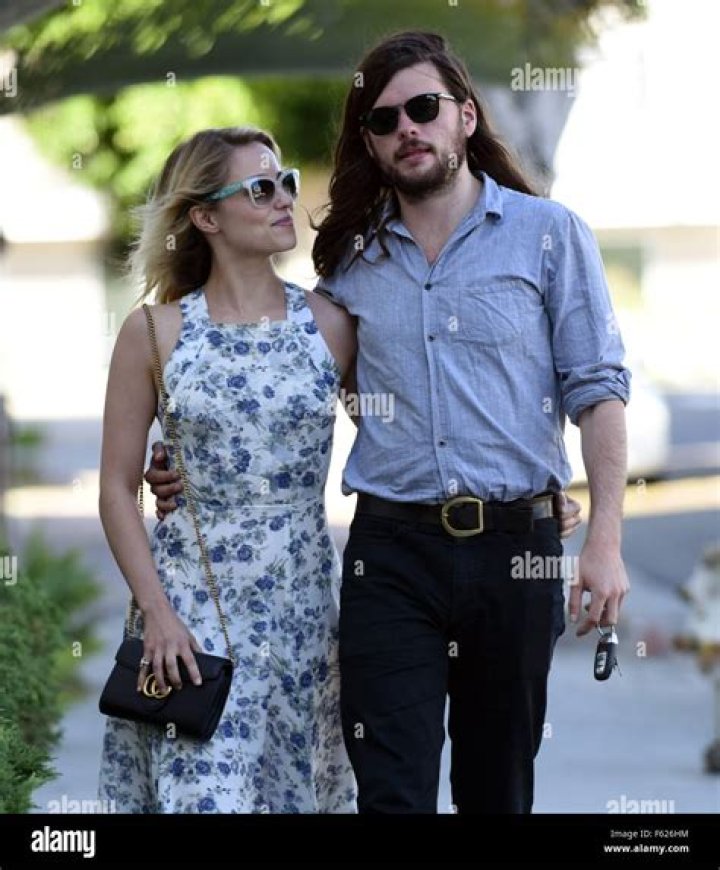 REPORTDianna Agron Marries Mumford & Sons’ Winston Marshall