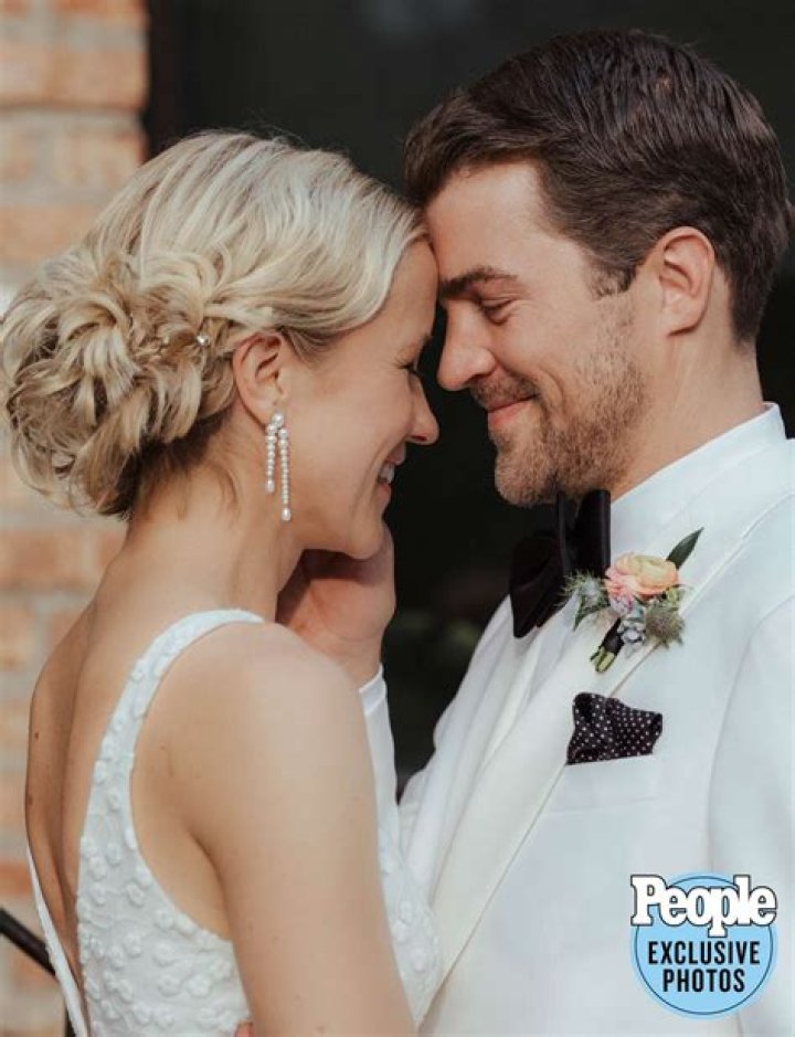 The Truth About Chris Perez’s Married Life – Celebsgraphy