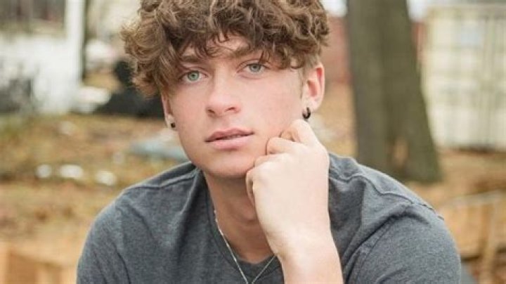 Tommy Unold Net Worth - CelebNetWorth