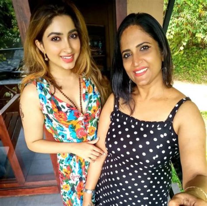 Who is Deepa Iyer? Wiki, Biography, Age, Husband, Daughter, Parents, Caste, Family & More