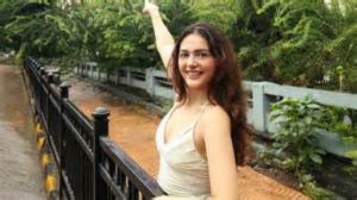 Who is Iykki Berry? Wiki, Biography, Age, Boyfriend, Parents, Caste, Net worth, Height, Songs & More
