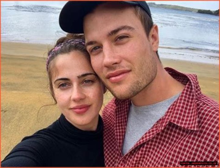 Who is Lydia Peckham? Wiki, Biography, Net worth, Boyfriend, Family, Height, Age, Ethnicity & More