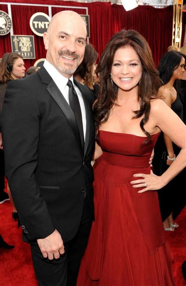 Who Is Paula Smith? Chuck Lorre's Ex-Wife Wiki, Age, Husband, Kids, Family & More